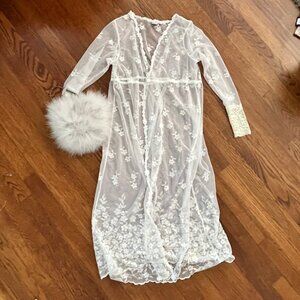 Claire Pettibone Robe - Lace Romantic Feminine Bridal Maternity Boudoir -EUC - L